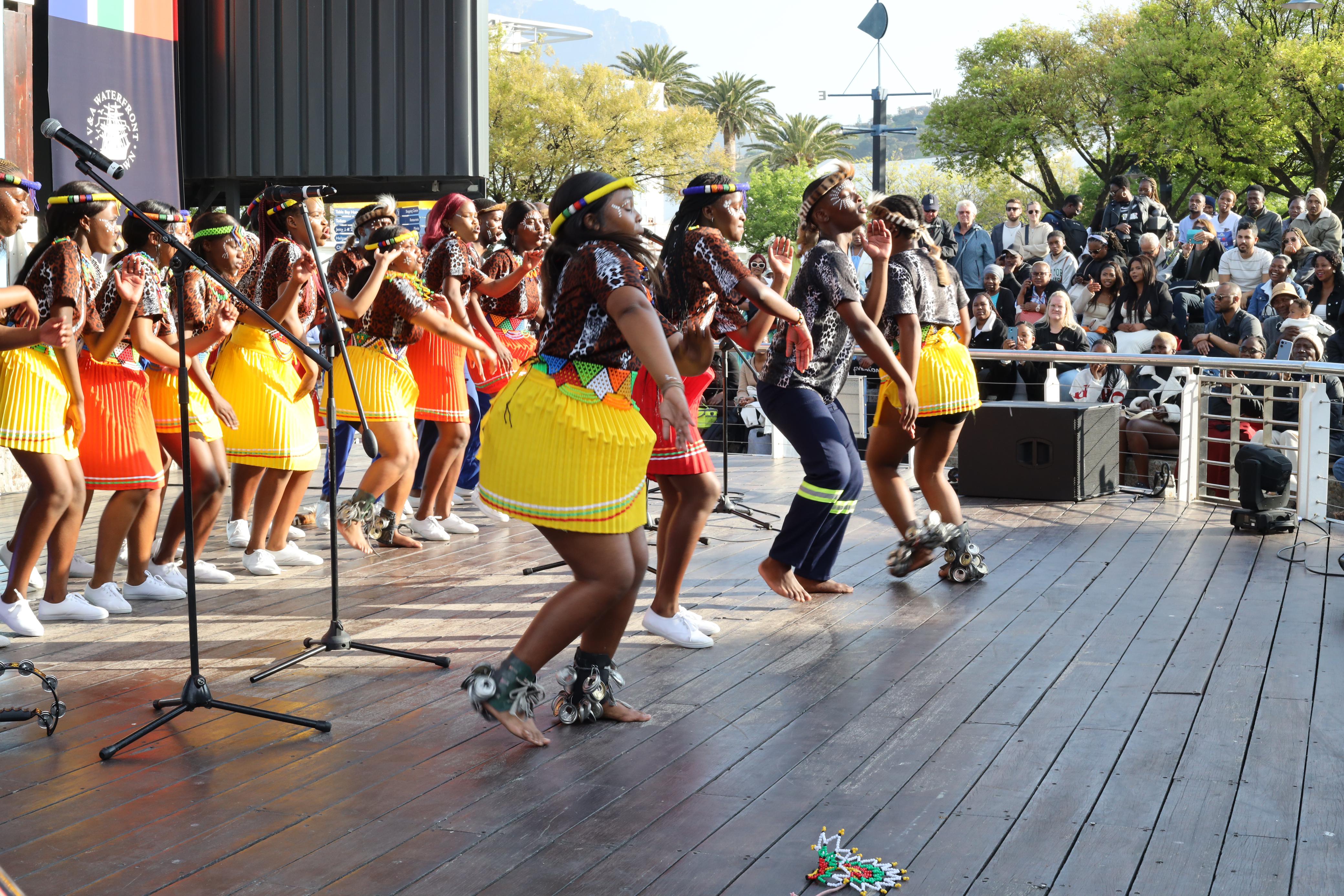 3 albumn lauch 3 albumn lauch